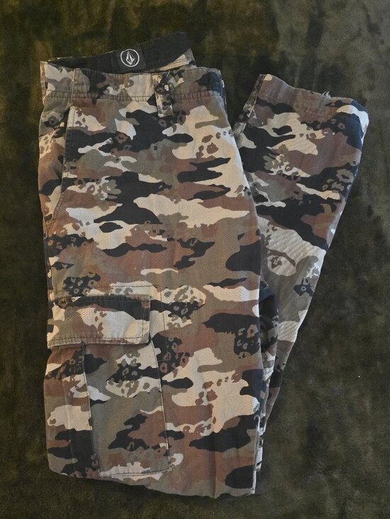 Volcom Other - Volcom March Cargo Pants Camo Mens Size 33 Relaxed Straight Cotton